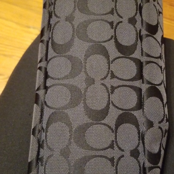 Coach purse - Picture 6 of 7